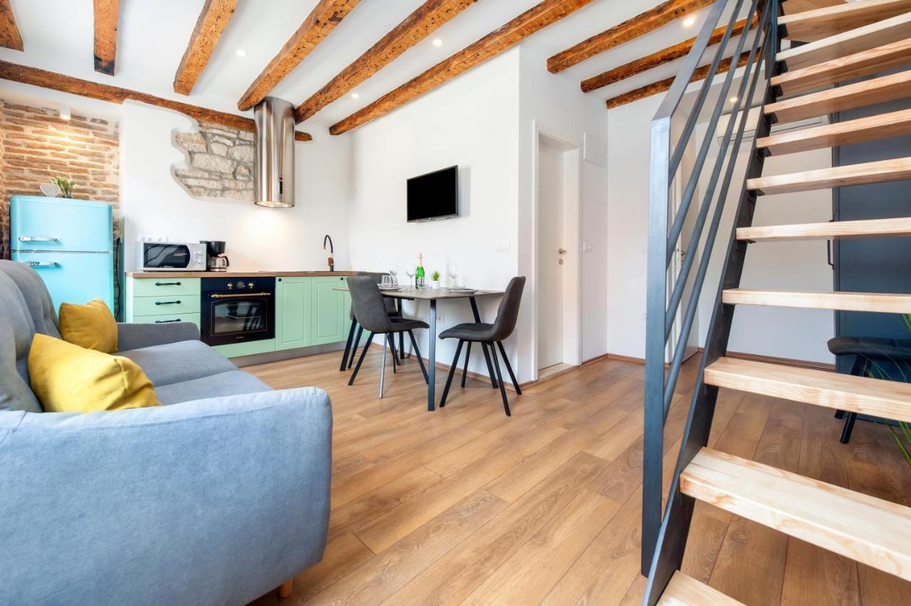 The Yellow House Apartments Rovinj Extérieur photo